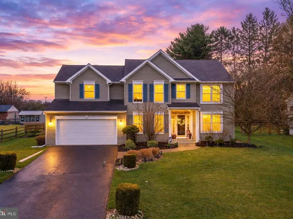 370 Redbud Dr, Oxford, PA 19363