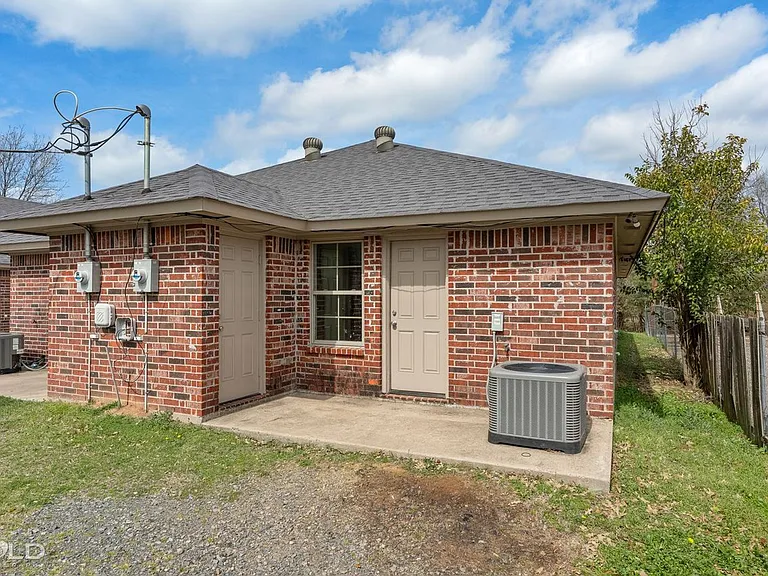 1719 Lakeshore Dr #B — Photo 7