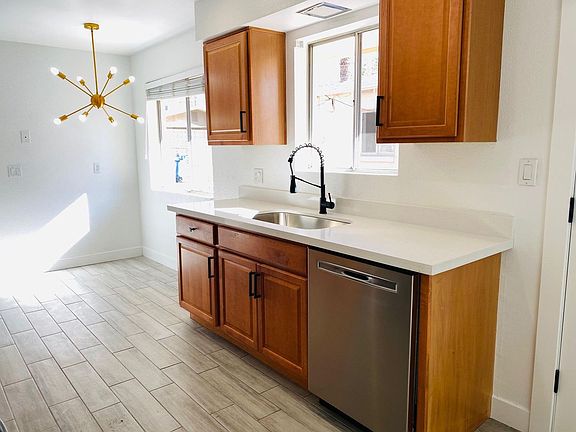 2nd image of 1009 S Roosevelt St #1011