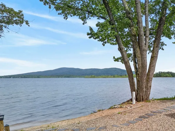 44 Ossipee Lake Drive, Ossipee, NH 03814