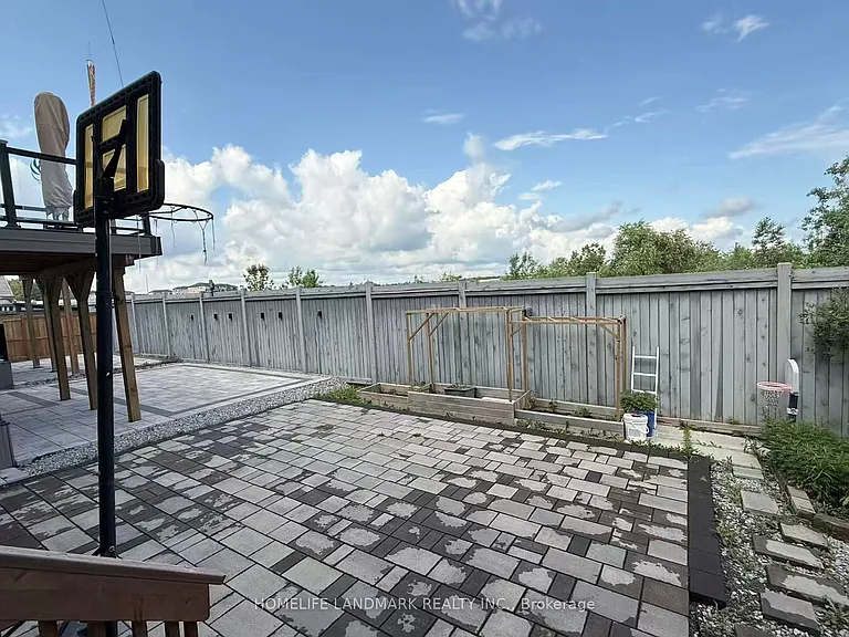 156 Decast Cres — Photo 17