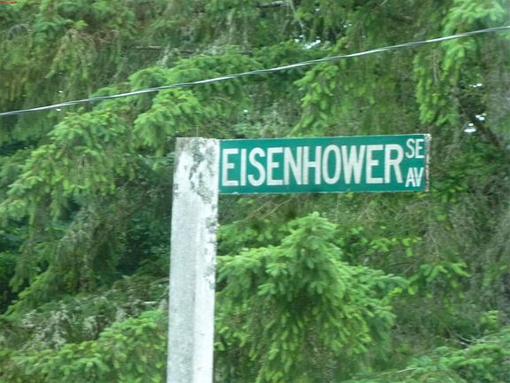 5th image of 2305 Eisenhower Ave SE
