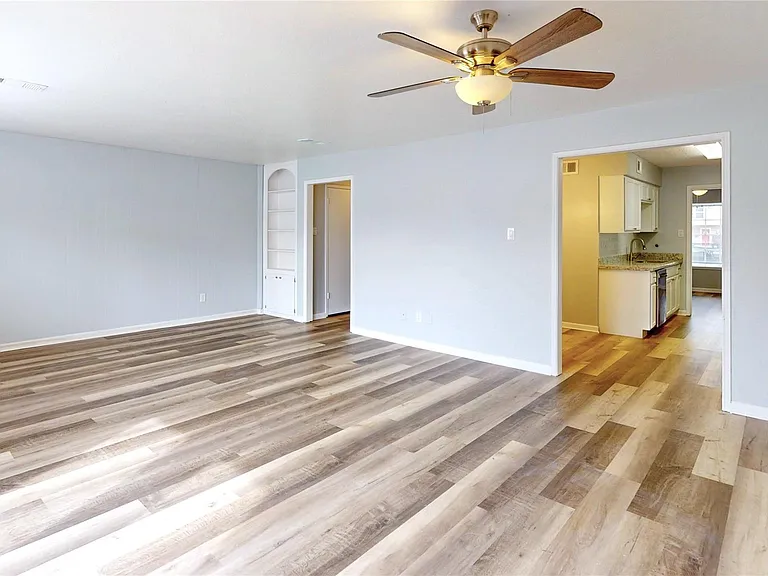 14147 Misty Meadow Ln — Photo 11