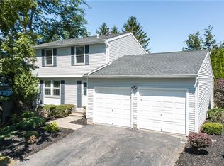 3298 Goldenrod Ct, Walworth, NY 14568