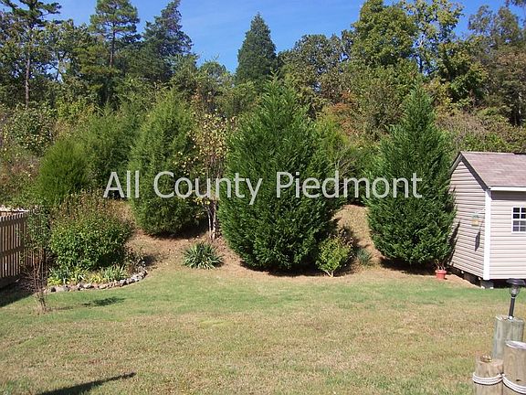 5th image of 1690 Hardy Dr