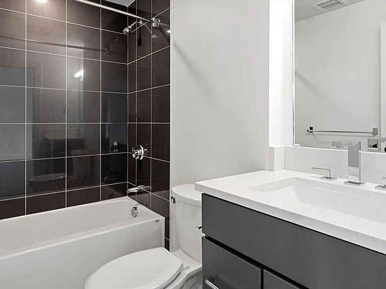 31 Hichborn St #32 — Photo 6