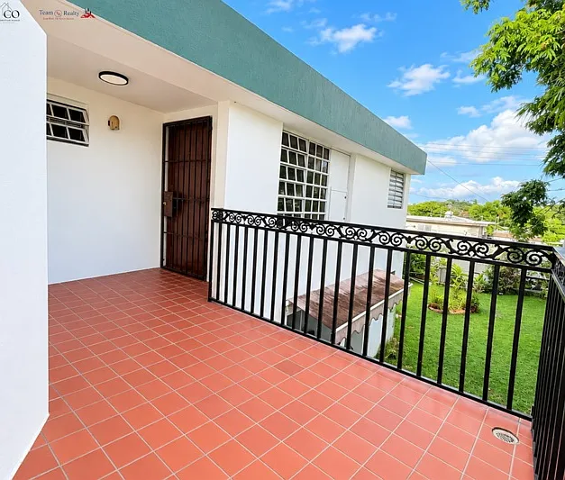 2 bed, 1.0 bath, 800 sqft, $1,200 — Photo 1