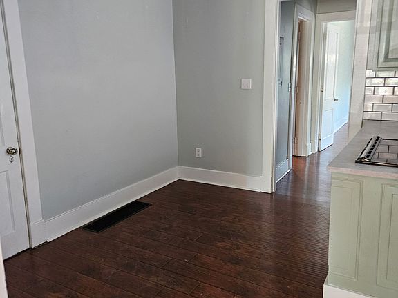 5th image of 221 Stone Ave APT 2