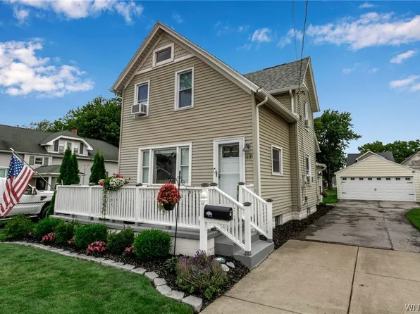 17 Gilbert Ave, Blasdell, NY 14219