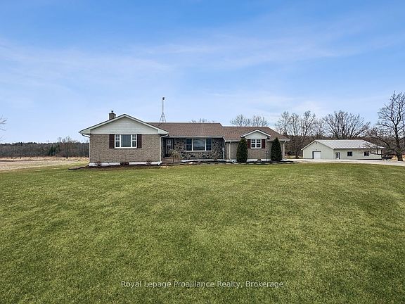 3rd image of 305 Valley Rd