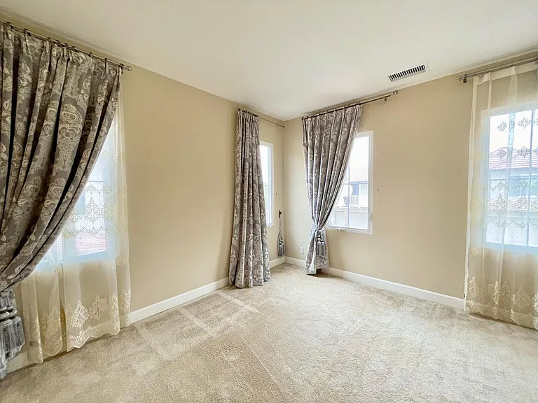 106 Espina — Photo 42