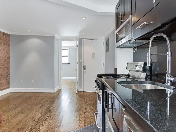 2nd image of 218 Avenue A #Nr3
