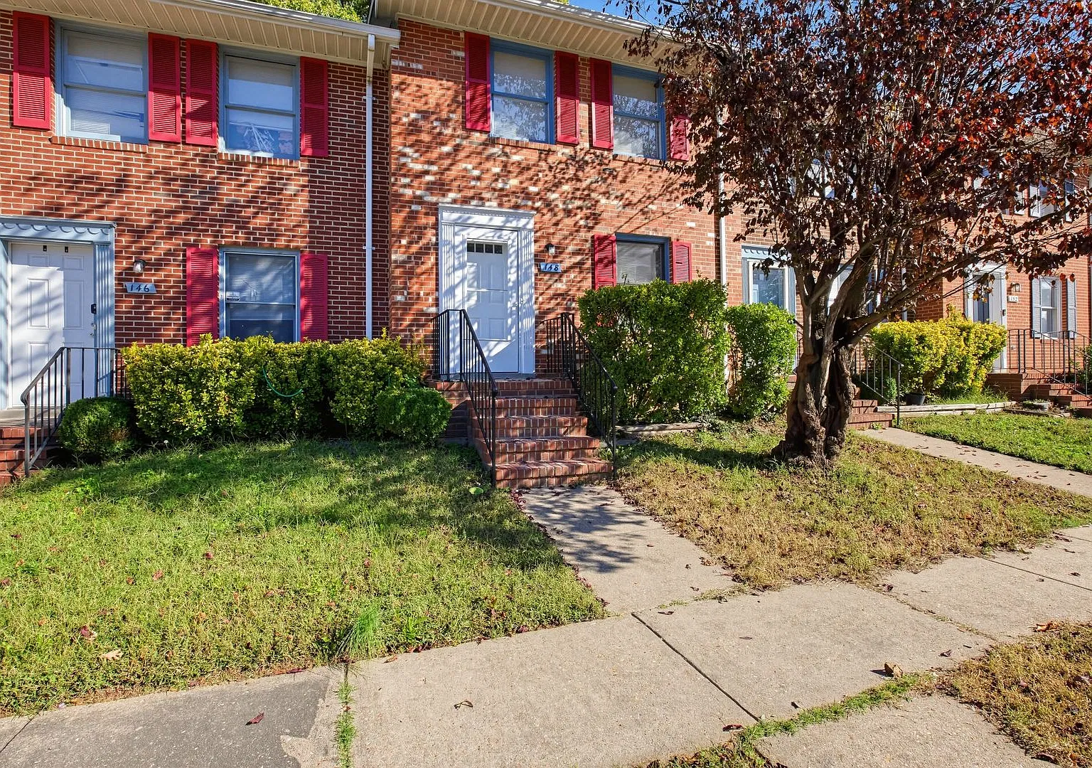 2 Bedroom Townhouse in Fredericksburg — Photo 1
