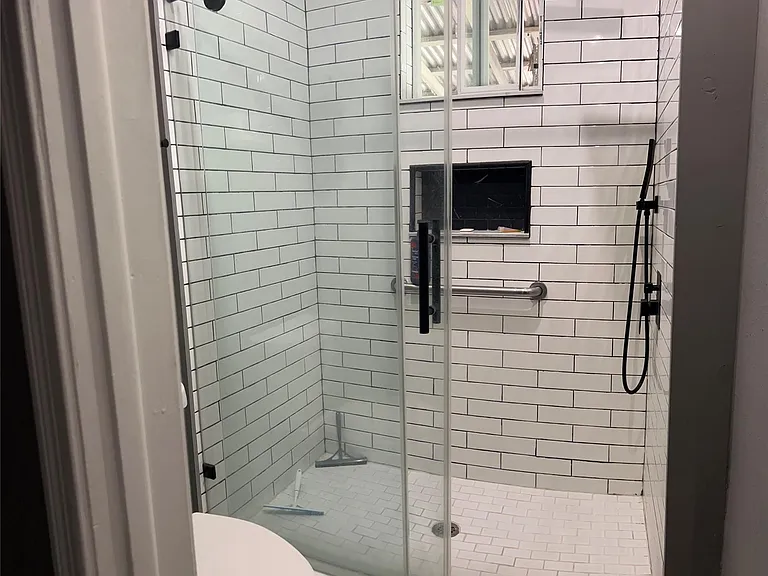 1233 Morris St — Photo 10