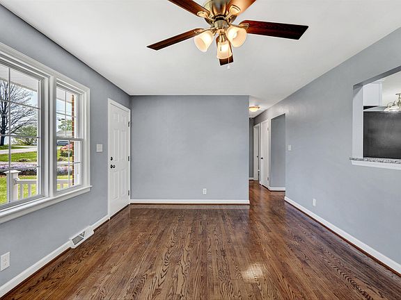 4th image of 1181 Starmount Ave