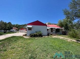 1212 S 6th St, Raton, NM 87740