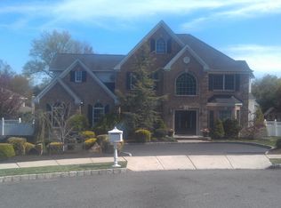 7 Francesca Ct, East Hanover, NJ 07936