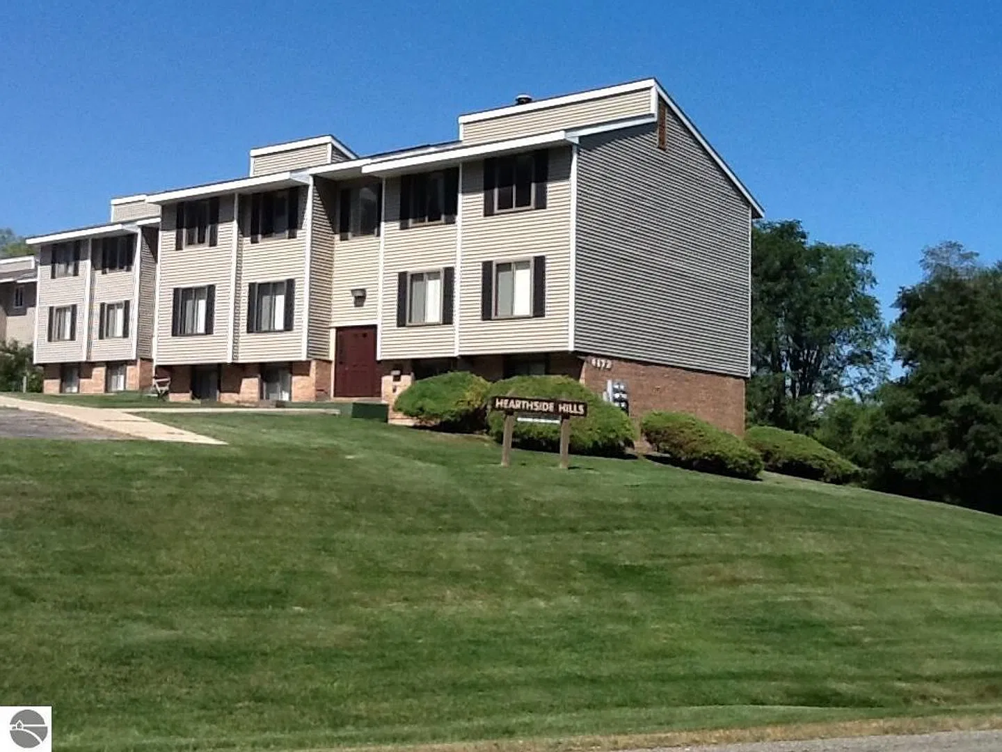 Hearthside Hills - 4172 — Photo 1
