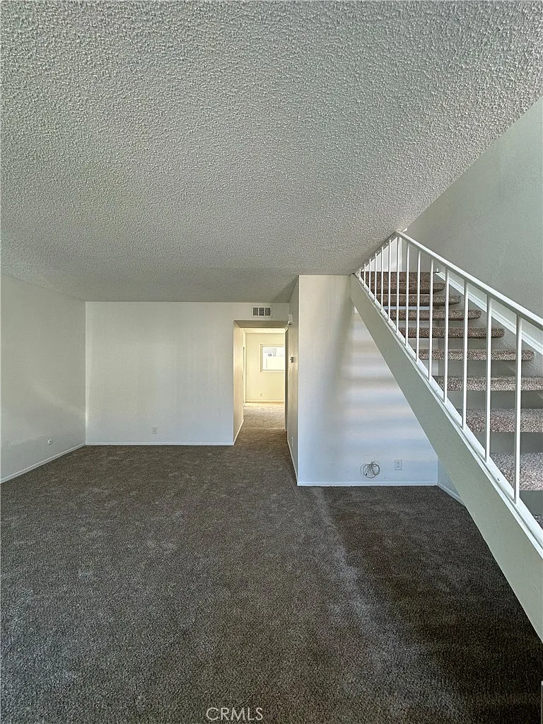 Building Photo - 34 Elksford Ave