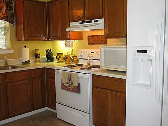 4th image of 511 Magnolia Bnd