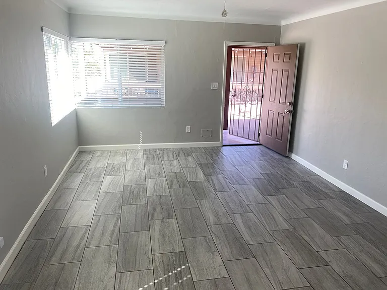 114 E Mariposa St #1 — Photo 6