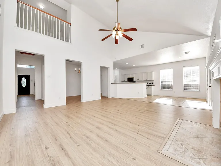 13515 Scarab Dr — Photo 4
