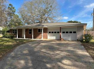 113 Carriage Ln, Silsbee, TX 77656