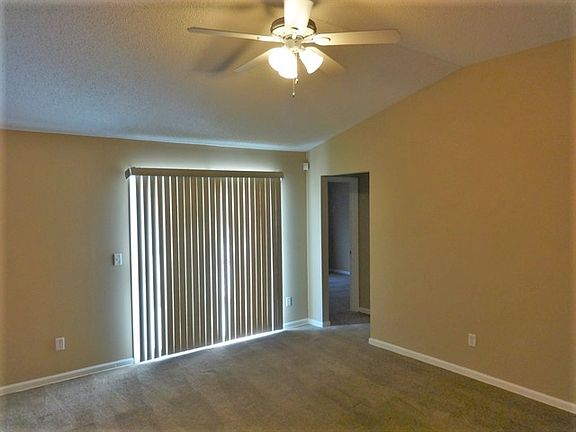 3rd image of 958 Sunset Glen Ct