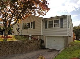 31 Crowningshield Rd, Worcester, MA 01604