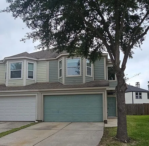 706 Woodport Ln Photo 1