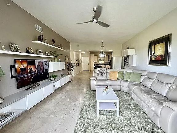 4th image of 1640 Presidential Way APT 405
