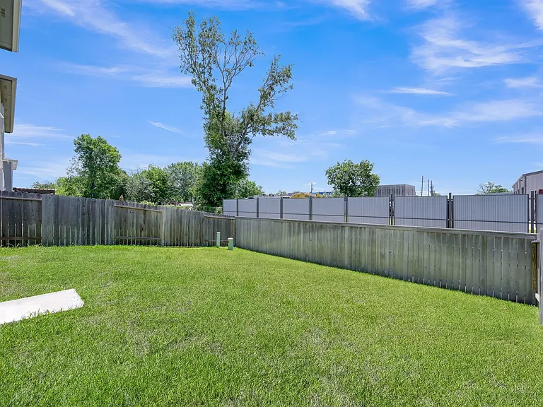 7314 Madison Commons Ln — Photo 27