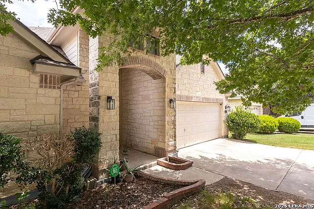 4 bed, 3.5 bath, 3289 sqft, $2,750 — Photo 2