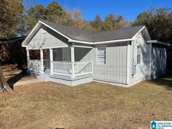 153 2nd St SE, Graysville, AL 35073