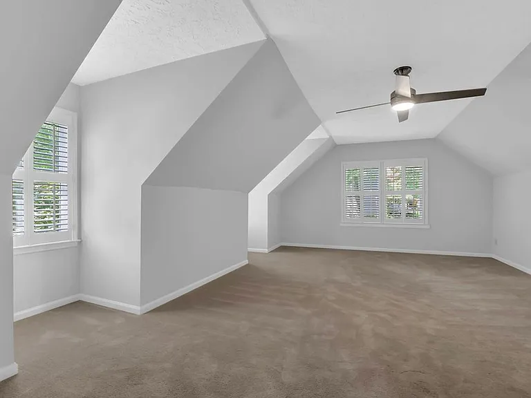 310 Clear Spring Ct — Photo 9