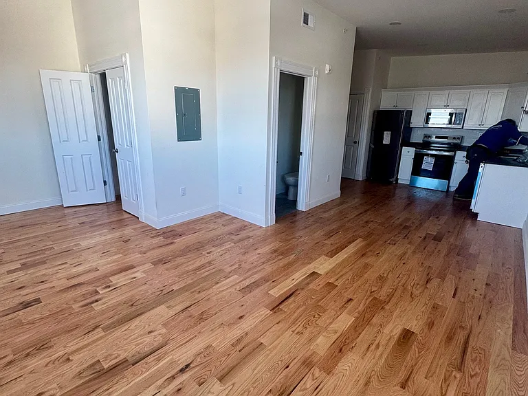 157 Green St #2B — Photo 8