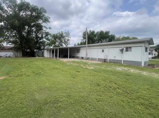 2121 Kruse Dr, Marion, KS 66861