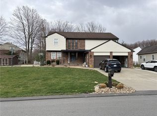 3328 Long Branch Dr, New Castle, PA