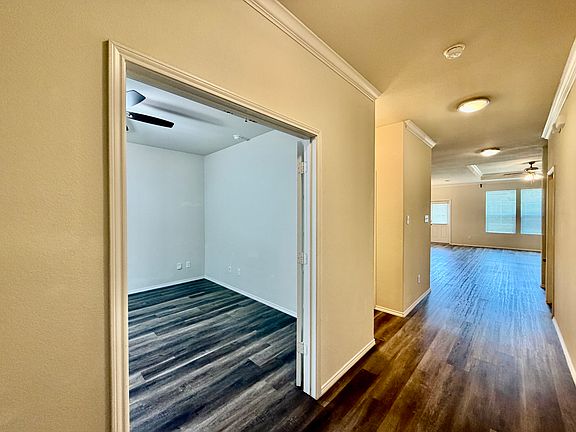 5th image of 3105 Montserrat Creek Dr