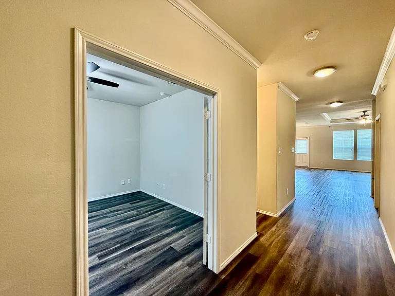 3105 Montserrat Creek Dr — Photo 5