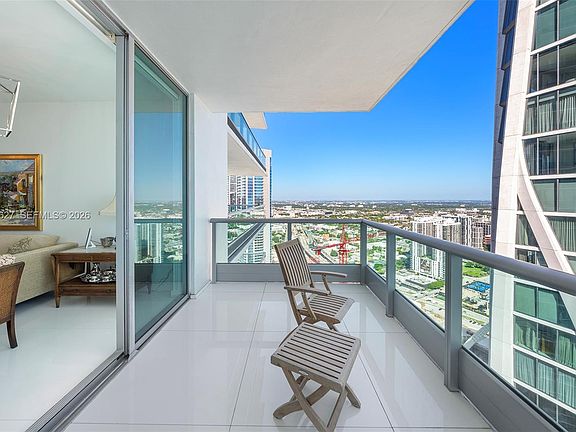 3rd image of 900 Biscayne Blvd APT 5310