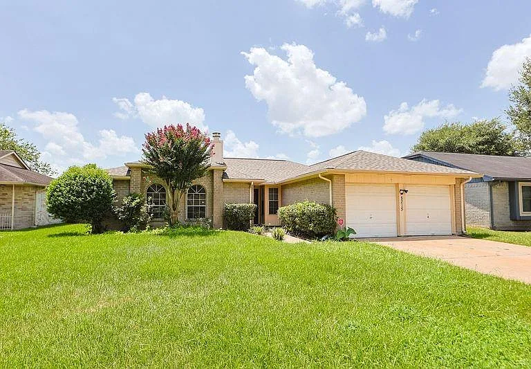 8215 Summer Quail Dr — Photo 2
