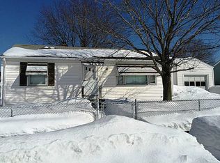 37 Gardner St, Pawtucket, RI 02861