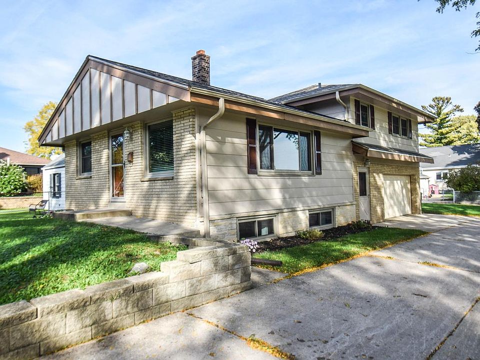 1st image of 836 S 95th STREET