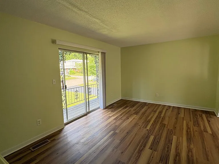 825 S Valleywood Cir — Photo 5