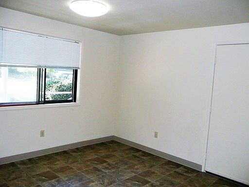 5th image of 13319 NE 41st St
