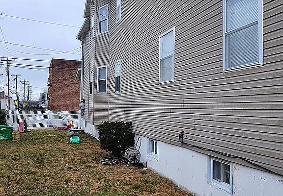 4th image of 206 Beach 27 St