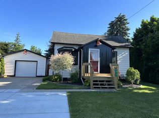 816 Beach St, Sebewaing, MI 48759