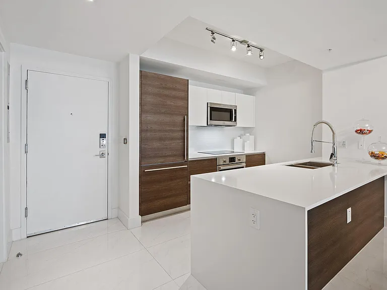 301 Altara Ave #718 — Photo 5