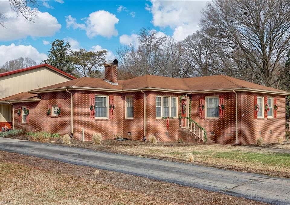 1st image of 717 Camellia Ln